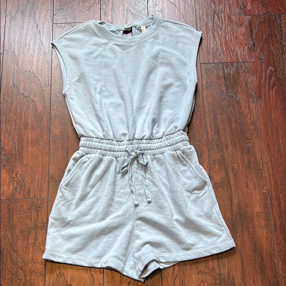 Rae Mode Short Sleeve Open Back Romper small nwt - Picture 3 of 5